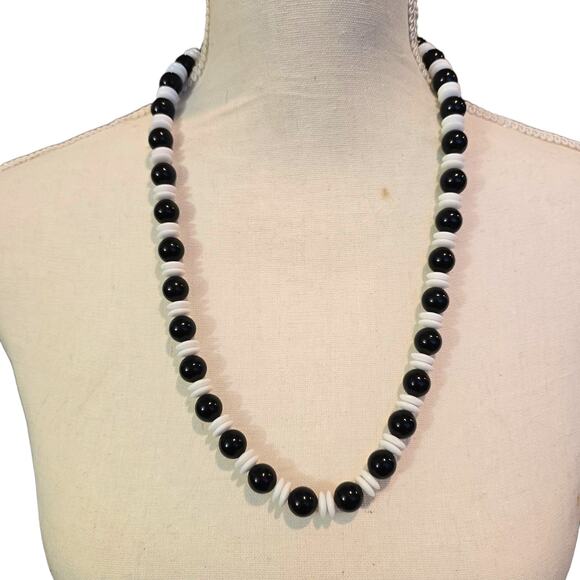 Unbranded Jewelry - Vintage Black White Beaded Necklace Acrylic Single Strand 24” Retro Style